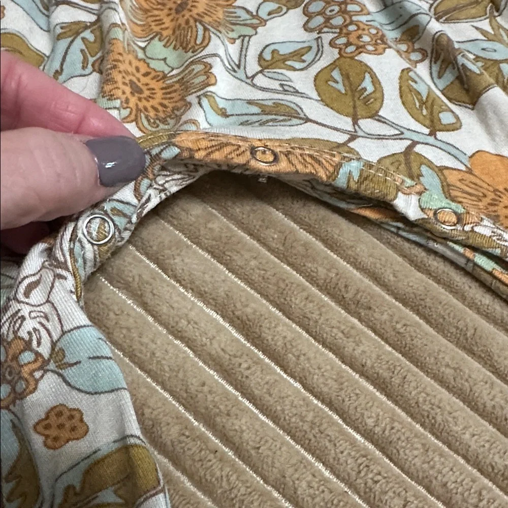 Kate Quinn Floral Romper with Adjustable Straps and snap closure Size 18-24M - Picture 3 of 6